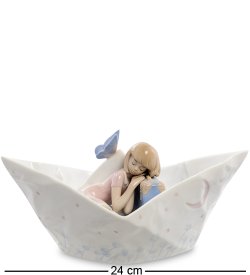 Музыкальная статуэтка из фарфора Девочка в лодке