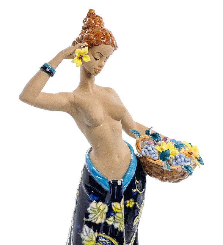 Статуэтка из фарфора Африканка с корзиной цветов в руке Pavone JP-39/ 4, фотография крупным планом