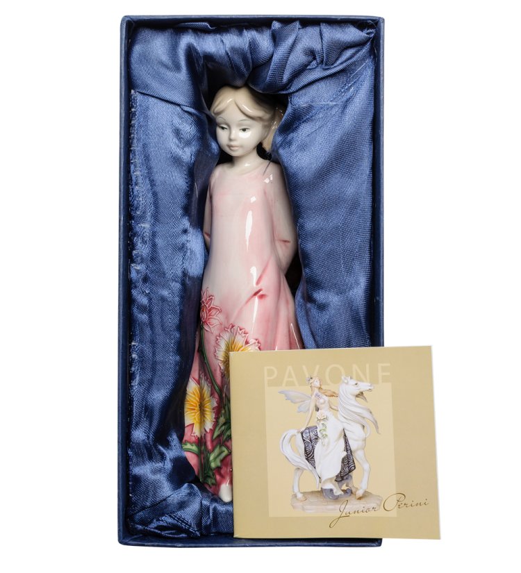 Статуэтка из фарфора Девочка в розовом платье Pavone JP-147/ 17, фотография в упаковке