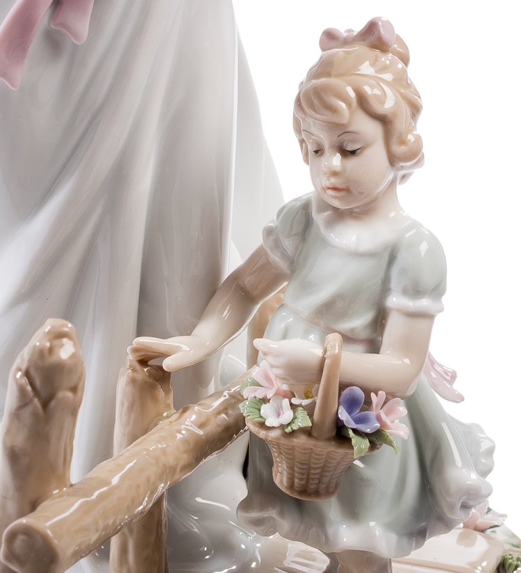 Статуэтка из фарфора Ангел с девочкой на мостике Pavone JP-10/ 15, фотография девочки