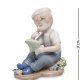 Статуэтка из фарфора Мальчик с тетрадкой Pavone JP-42/19
