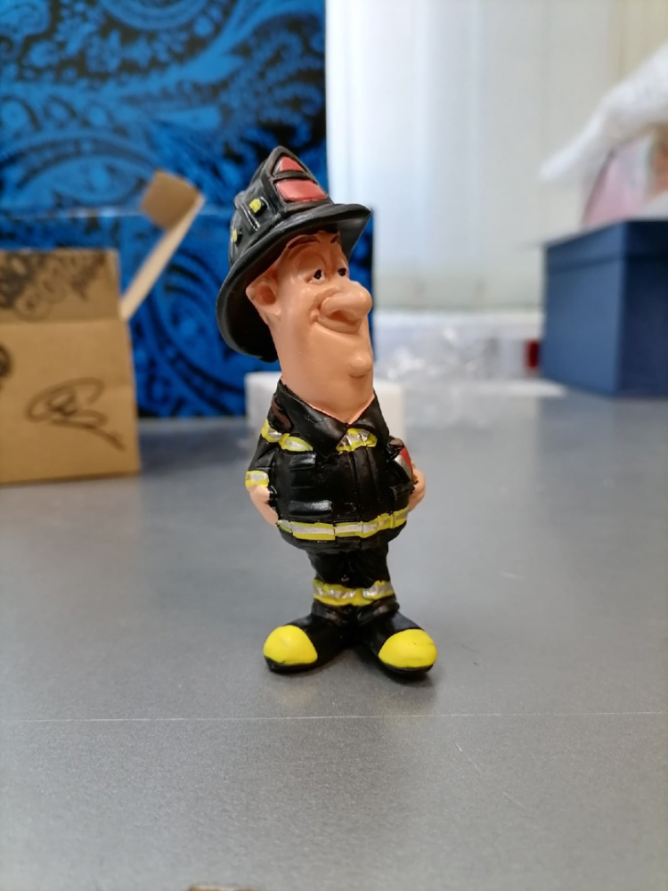 Статуэтка Пожарный в форме The Comical World of Stratford RV-630, фото со склада