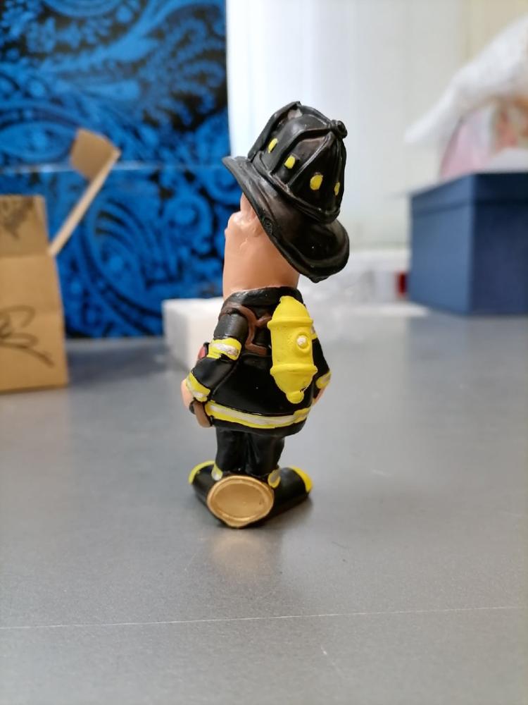 Статуэтка Пожарный в форме The Comical World of Stratford RV-630, фото со склада оборотная сторона