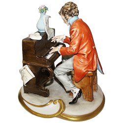 Фарфоровая статуэтка Пианист - Виртуоз