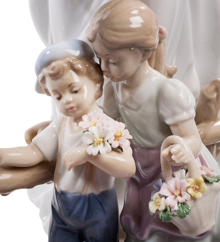 Статуэтка из фарфора Ангел с Мальчиком и Девочкой на мостике Pavone JP-10/ 16, фотография детей