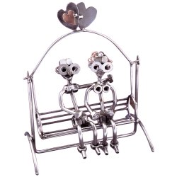 Влюбленные на скамейке - Фигурка из металла