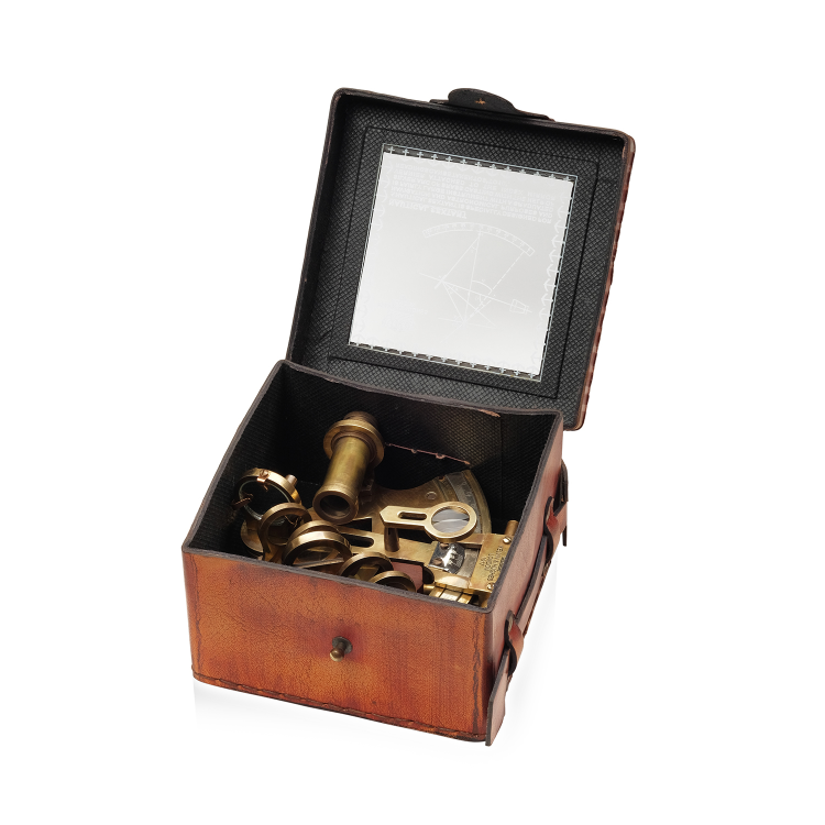 Старинный морской секстант Kelvin & Hughes 1917 МК-1282, вид в футляре