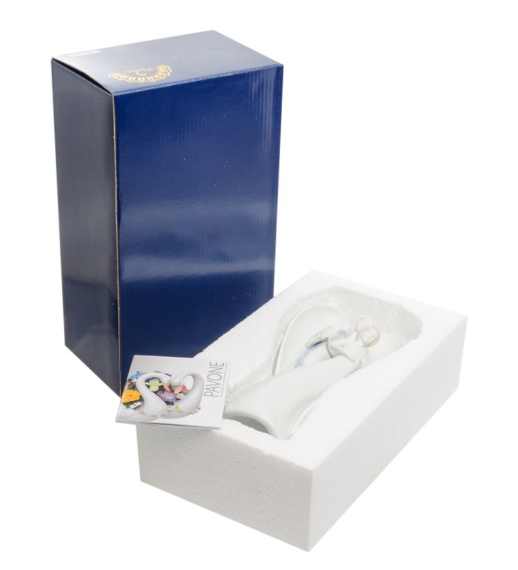 Статуэтка из бисквитного фарфора Ангел-хранитель с матерью и младенцем Pavone JP-17/ 14, фотография с упаковкой