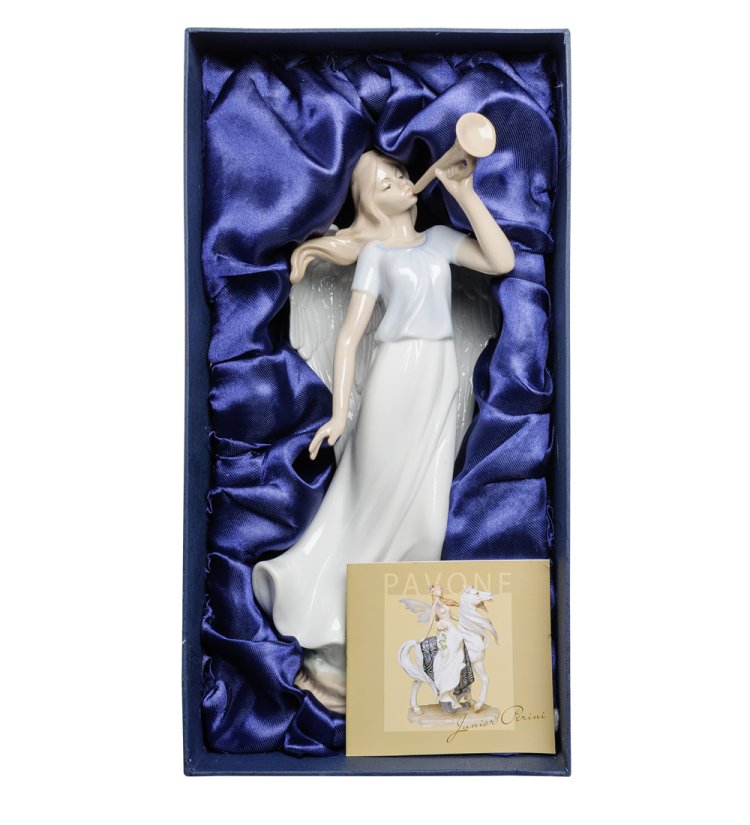 Статуэтка из фарфора Ангел Волшебная труба Pavone JP-16/13, фотография в упаковке