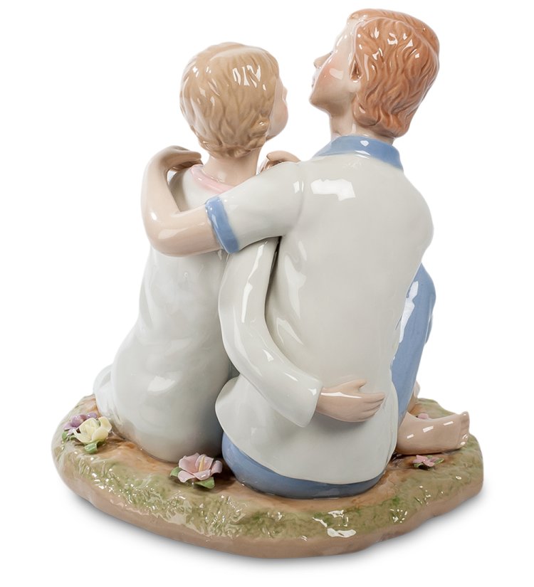 Статуэтка из керамики Влюбленная пара на лугу Pavone CMS-10/37, фотография со спины