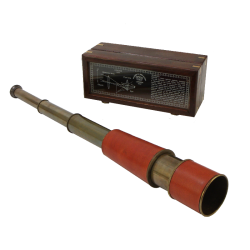 Подзорная труба с красным кожаным покрытием в деревянном боксе