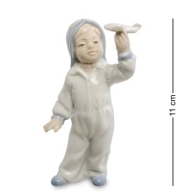 Статуэтка из фарфора Мальчик Хочу стать летчиком