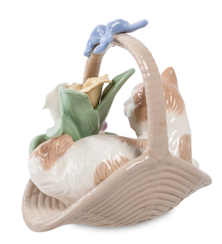 Статуэтка из фарфора Котенок в корзинке с цветочками Pavone CMS-15/81, фотография сбоку