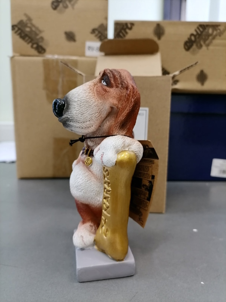 Статуэтка Собака Бассет-хаунд Жизнь удалась The Comical World of Stratford RV-903, фото со склада вид профиль