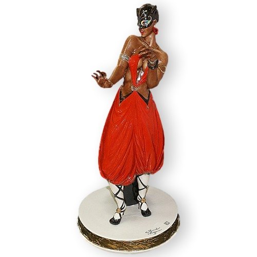 Фарфоровая статуэтка Дама в маске кошки