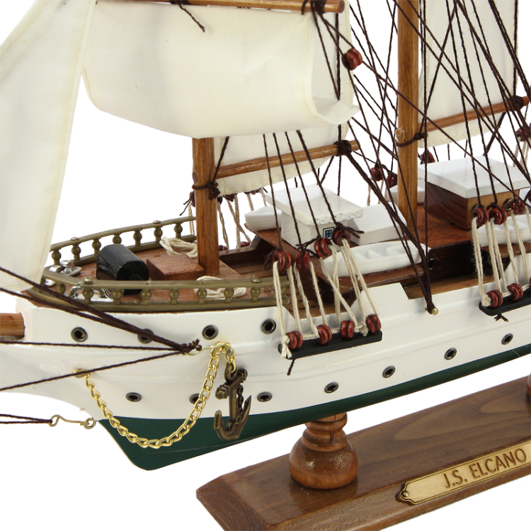 Модель парусного корабля J. S. Elcano, 55 см, фотография носа