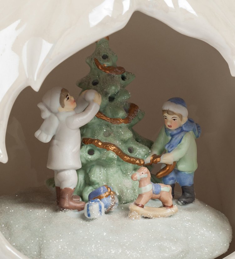 Светильник из фарфора Сказки Дедушки Мороза Pavone CMS-40/ 3, фотография крупным планом