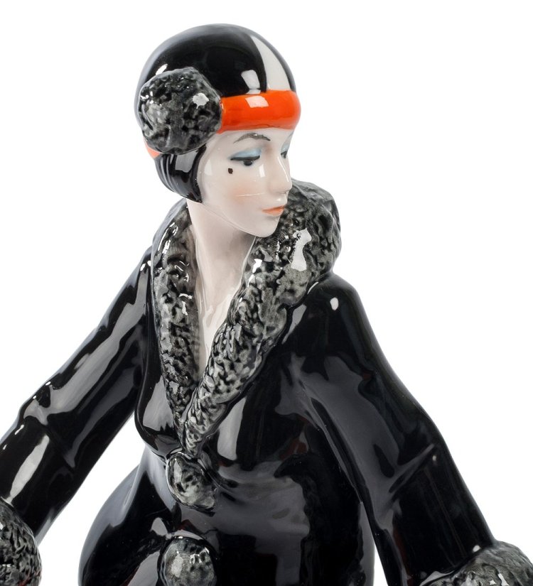 Статуэтка из фарфора Дама с пуделем Pavone JP-38/12, портретный вид