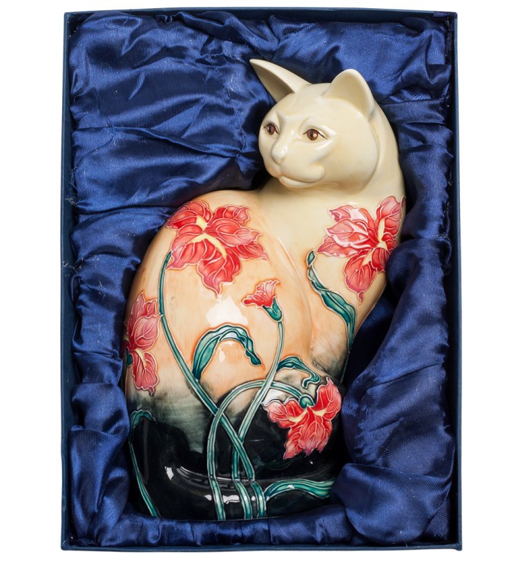 Статуэтка из фарфора Кошка с цветами, сидит Pavone JP-11/ 2, фотография в упаковке