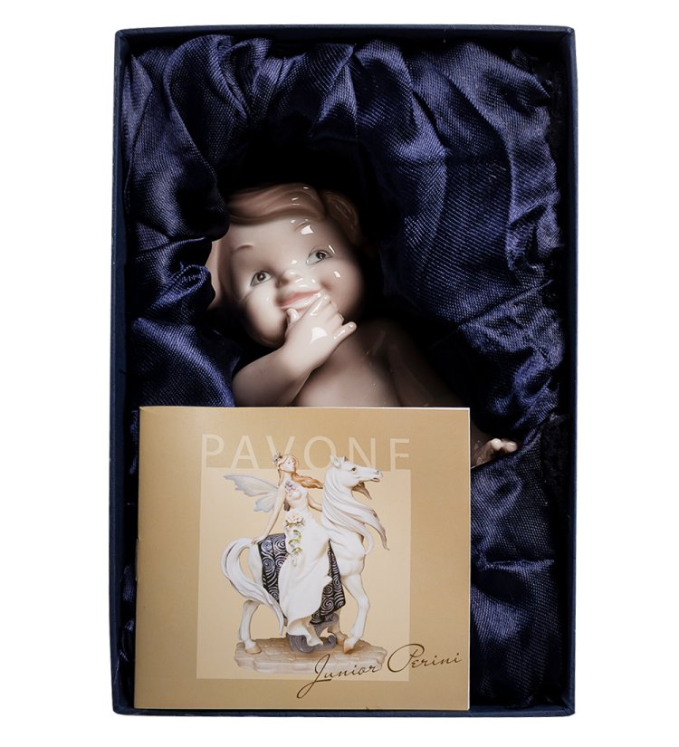 Фигурка из фарфора Радостный Мальчик Pavone JP-242/ 5, фотография в упаковке