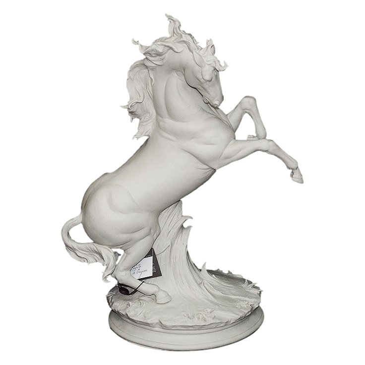 Статуэтка из фарфора Лошадь