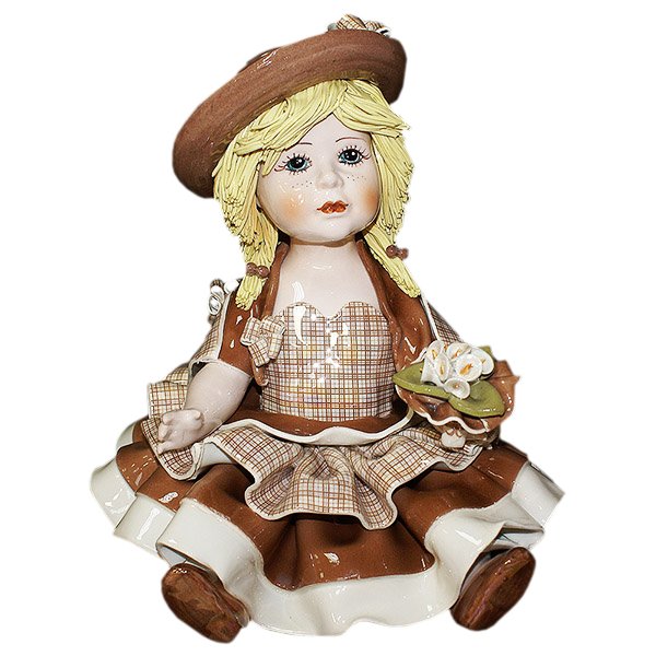 Фарфоровая статуэтка Кукла в светло коричневом платье