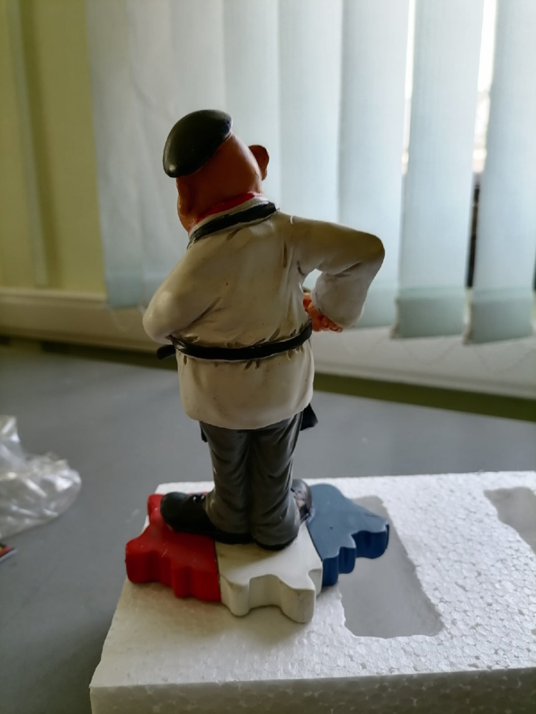 Фигурка Шеф-повар Франция The Comical World of Stratford RV-377,, фото со склада вид со спины