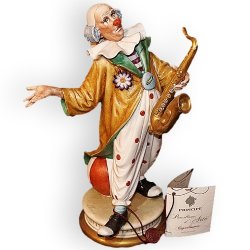 Статуэтка из фарфора Клоун с саксофоном