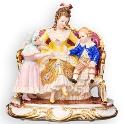 Фарфоровая статуэтка Композиция Семья Лючии