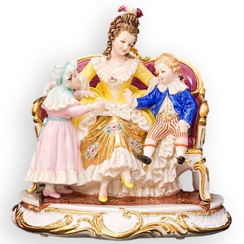 Фарфоровая статуэтка Композиция Семья Лючии