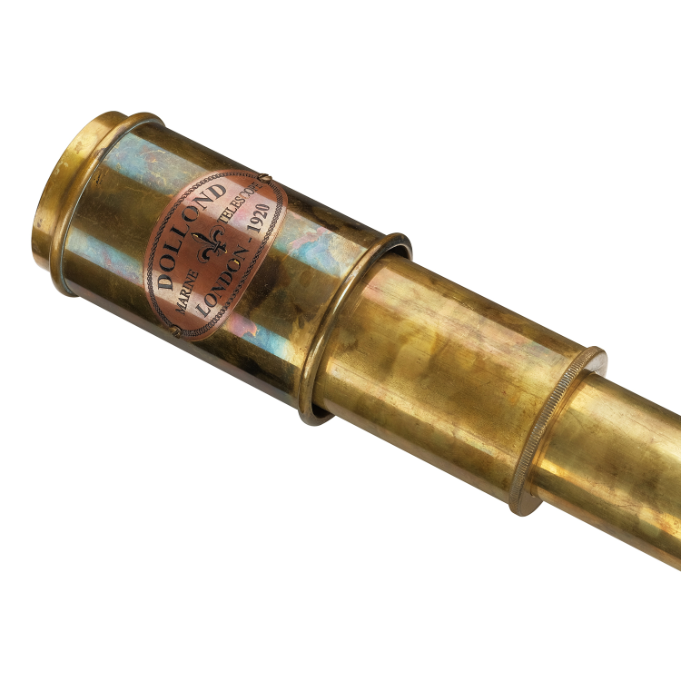 Подзорная труба в футляре Dollond, увеличенная часть трубы сверху