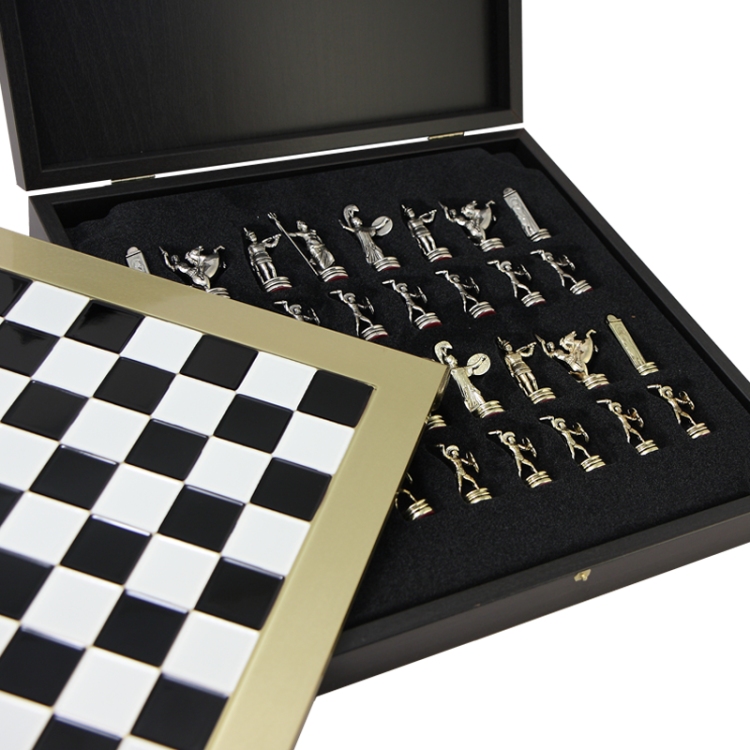 Шахматы Троянская война, Черно-белая доска Manopoulos MP-S-4-36-BLA, фотография фигур в ложементе