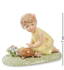 Статуэтка из керамики Девочка с черепашкой