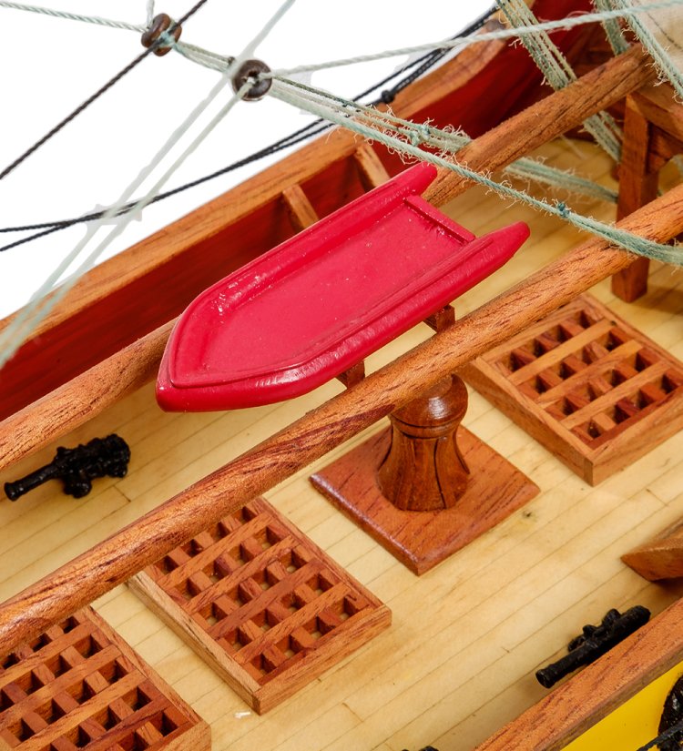 Модель корабля Фрегат Штандарт, фотограция на палубе 2