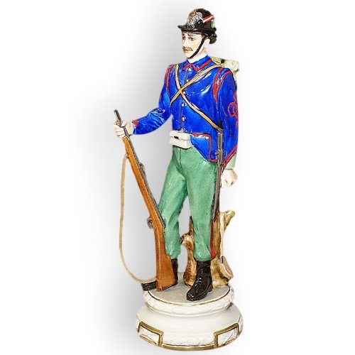 Статуэтка из фарфора Альпийский стрелок