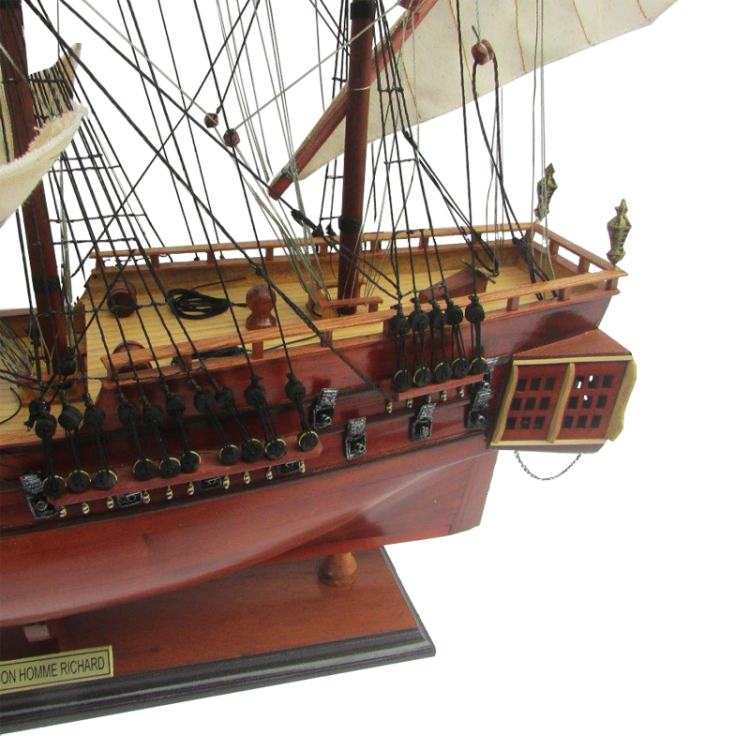 Модель парусного корабля Bon Homme Richard, США, 72 см, фото кормы