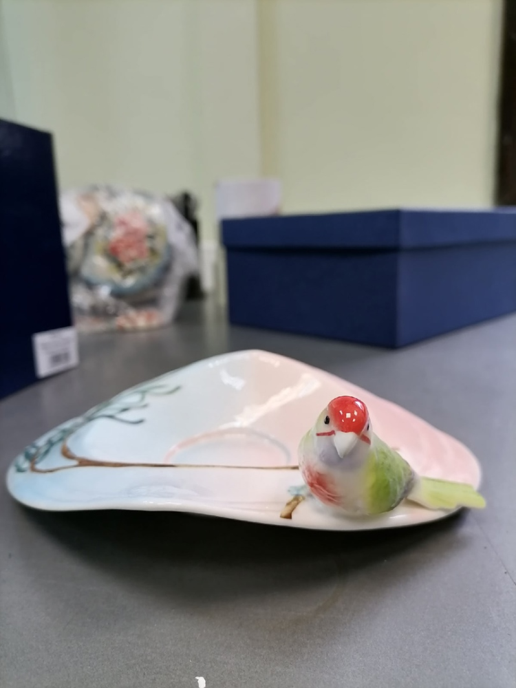 Чайная пара из фарфора с ложечкой Попугай Розелла Pavone FM-79/ 2, фото со склада увеличенный вид деталей