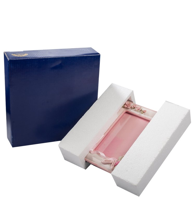 Фоторамка из керамики Розочки с туфельками-балетками Pavone CMS-19/ 5, фотография в упаковке