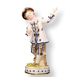 Статуэтка из фарфора Ребенок - мальчик