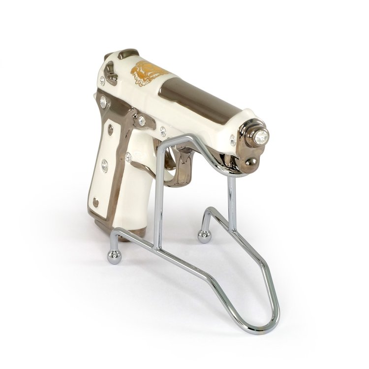 Статуэтка Пистолет с платиновым декором коллекция Pistolleto Migliore De Luxe 26603, фотография на подставке спереди