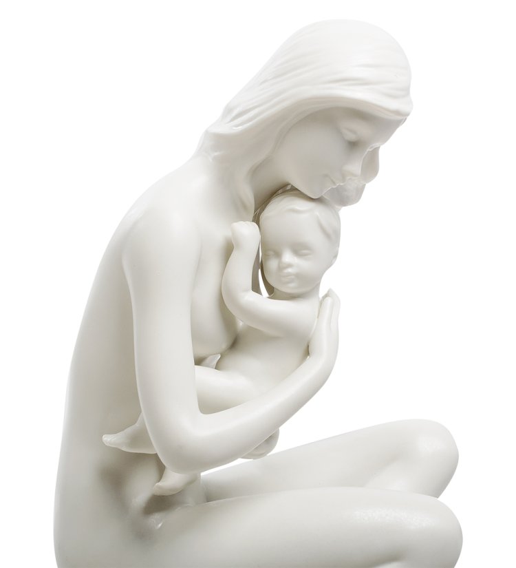 Статуэтка из бисквитного фарфора Мать сидит с младенцем на руках Pavone VS- 22, фотография крупным планом