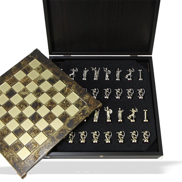 Шахматы Греческая Мифология, Коричневая доска Manopoulos MP-S-5-36-BRO, фотография фигурок в ложементе