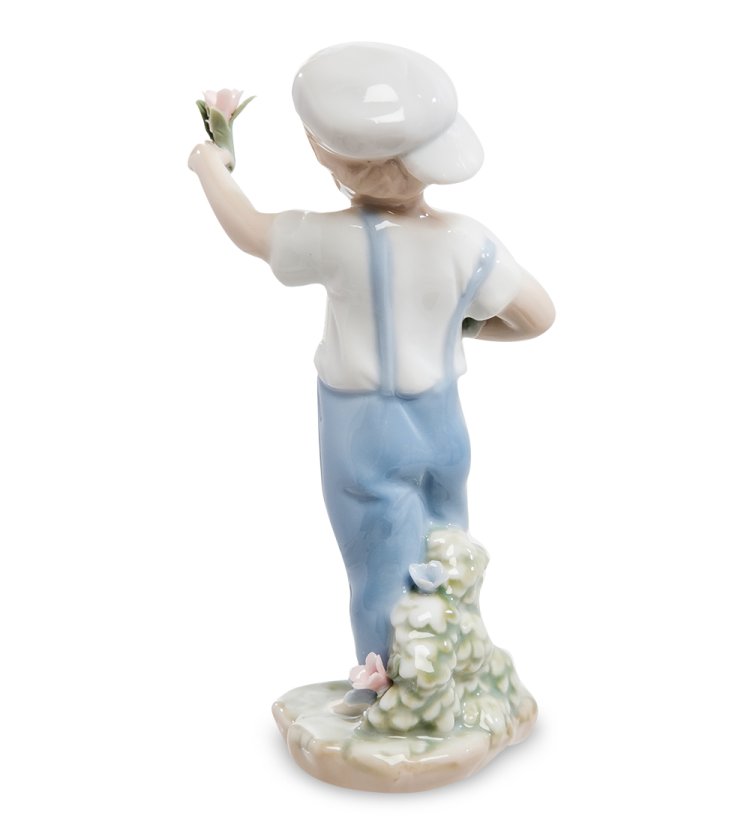 Статуэтка из фарфора Мальчик Юный садовник Pavone JP-45/30, фотография со спины