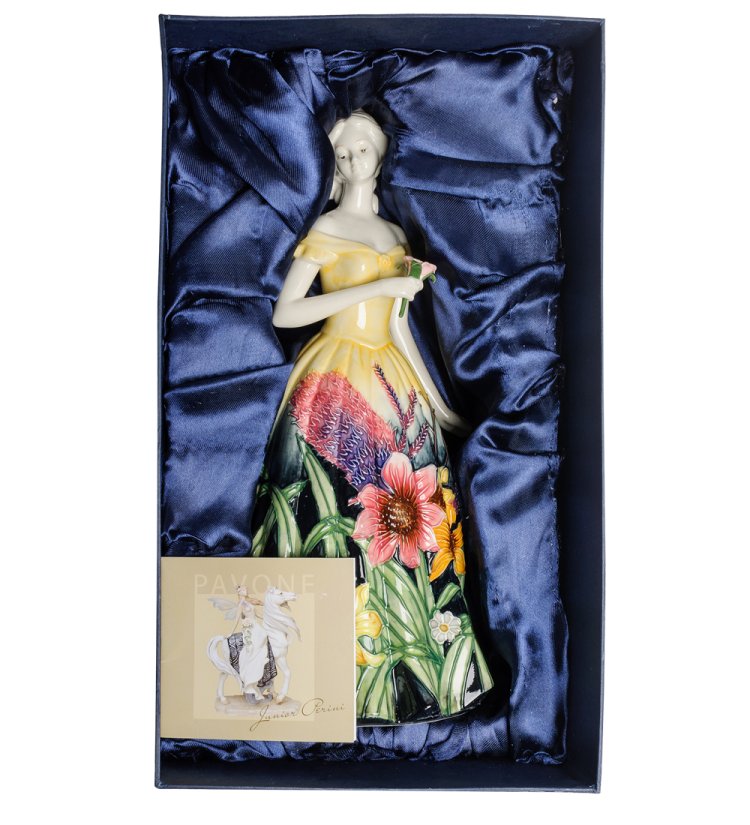 Статуэтка из фарфора Девушка цветком Pavone JP-95/ 6, фотография в упаковке