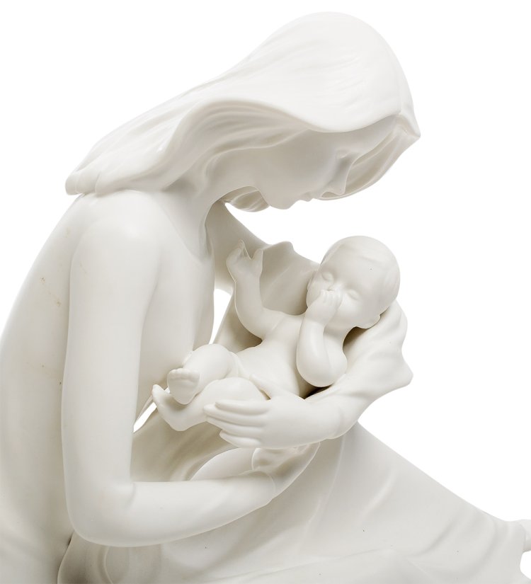 Статуэтка из бисквитного фарфора Мать с младенцем на руках Pavone VS- 20, фотография крупным планом