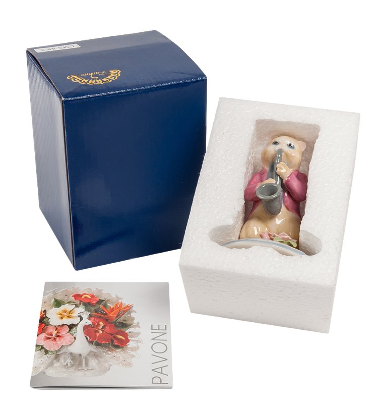 Статуэтка из фарфора Кот с саксофоном Pavone CMS-48/ 3, фотография в упаковке