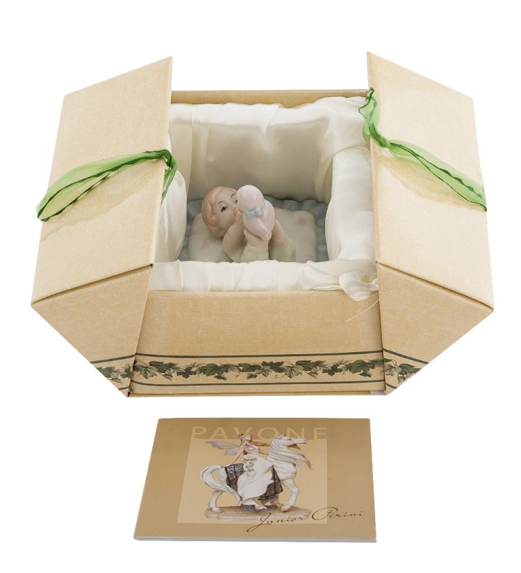 Фигурка из фарфора Утренняя зарядка Pavone JP-36/14, фотография в упаковке