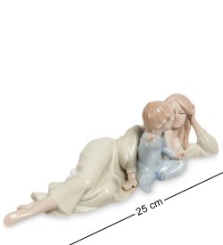 Статуэтка из фарфора Девушка с сыном