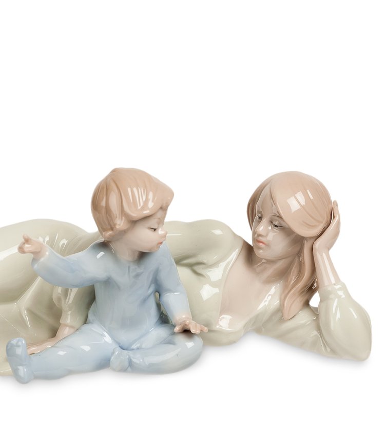 Статуэтка из фарфора Девушка с сыном Pavone JP-15/ 2, фотография крупным планом