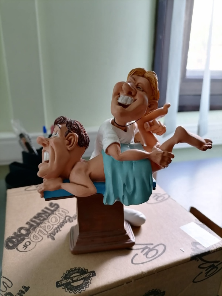 Статуэтка Массаж The Comical World of Stratford RV-651, фото со склада